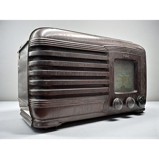 תמונה של רדיו וינטג עשוי בקליט תוצרת Pilot. לא נבדקה תקינות
